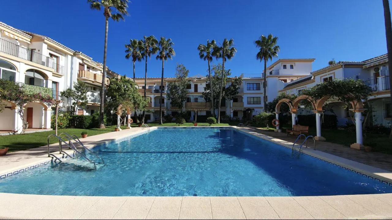 Lovely Apartment In Denia; El Patio Bagian luar foto