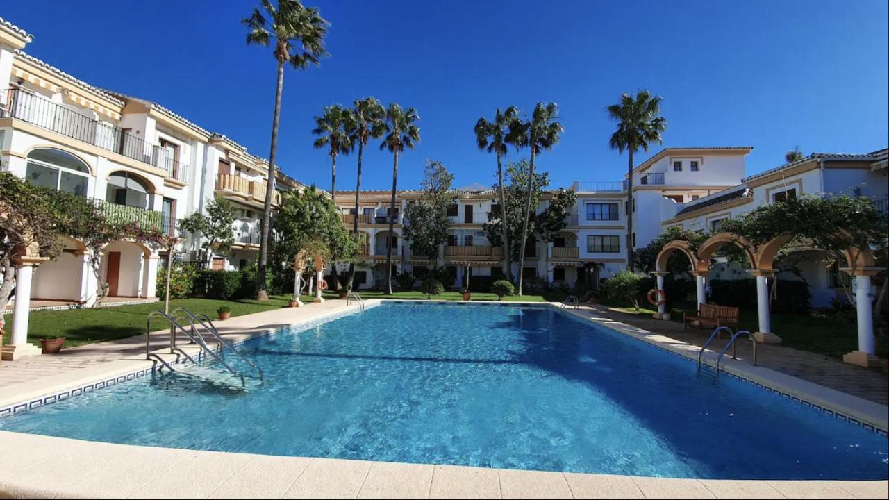 Lovely Apartment In Denia; El Patio Bagian luar foto